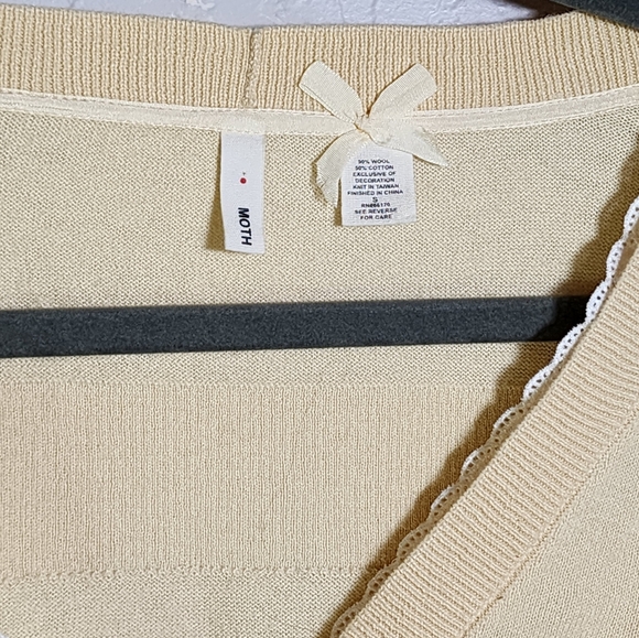 Moth x Anthropologie Yellow Scallop Cotton And Wool Cropped Cardigan Size Small - Picture 3 of 5